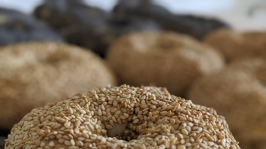 This Brooklyn Bagel Shop Is Saving Money With Plug-in Batteries (news)